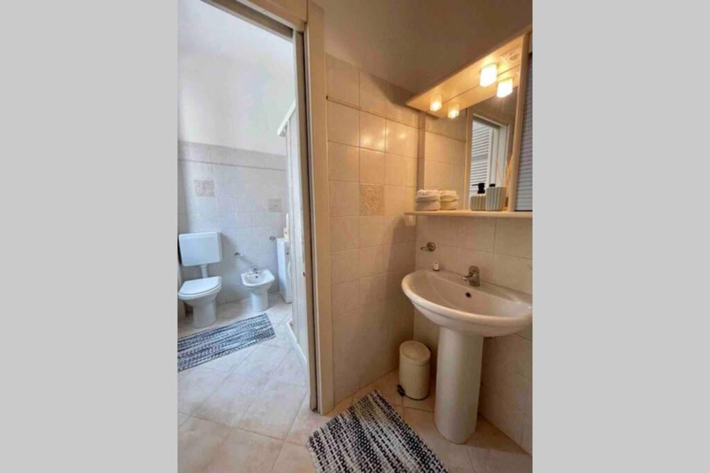 Unconventional Apartment: Centro Storico Con Bici Mantova Exterior photo